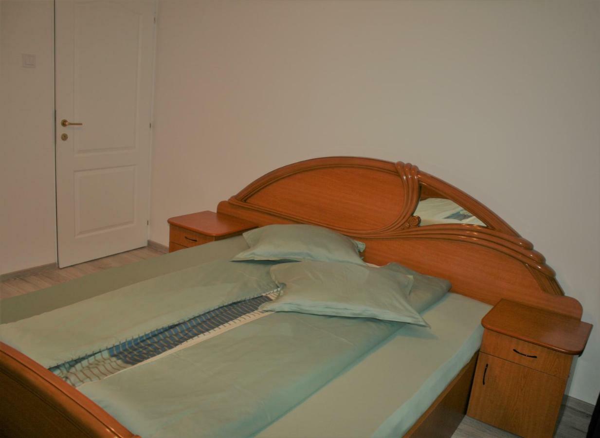Casa Peterfi - Apartment With 3 Bedrooms And Spacious Living Room Тыргу-Муреш Экстерьер фото