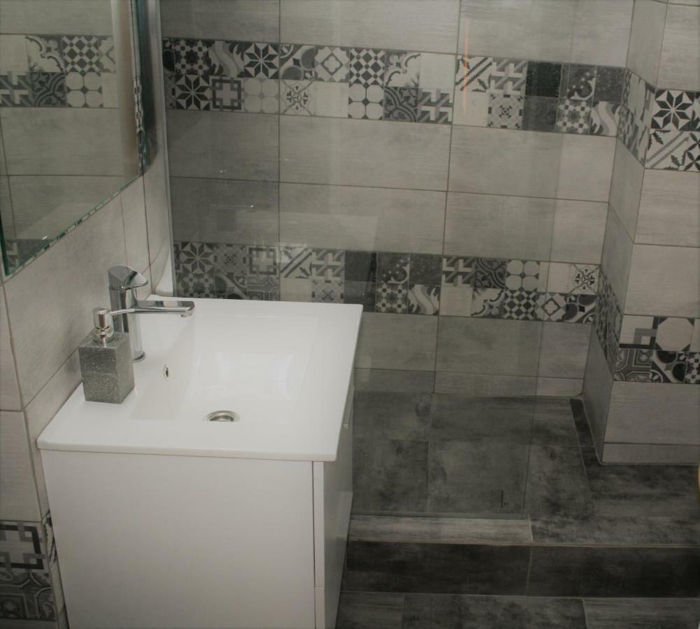 Casa Peterfi - Apartment With 3 Bedrooms And Spacious Living Room Тыргу-Муреш Экстерьер фото